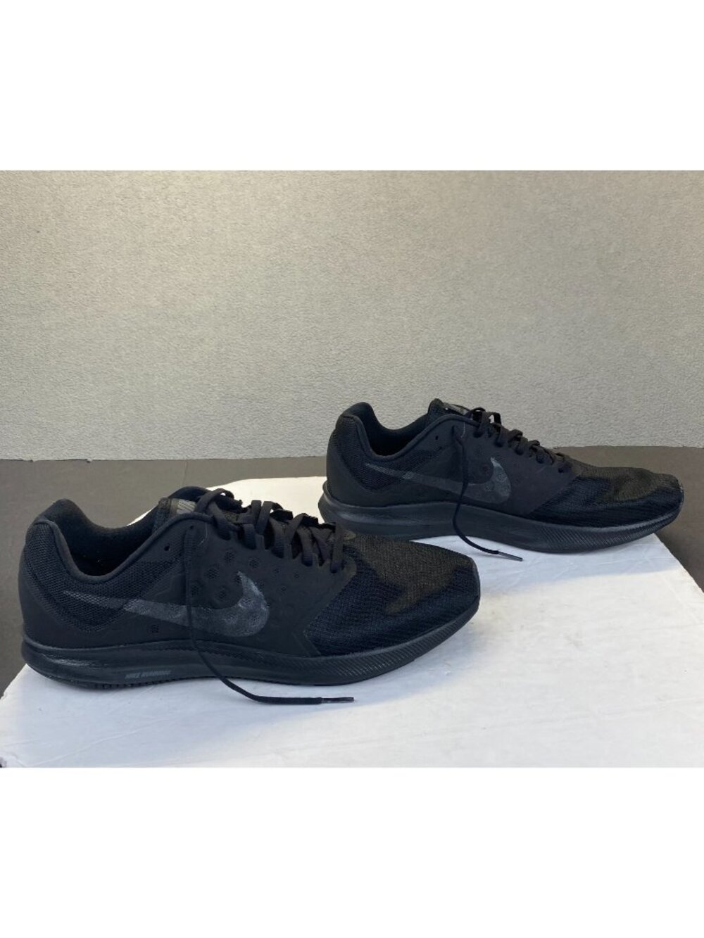 Nike Mens Downshifter 7 Shoes Black Lace Up Running 852459-001 Athletic Size 11
